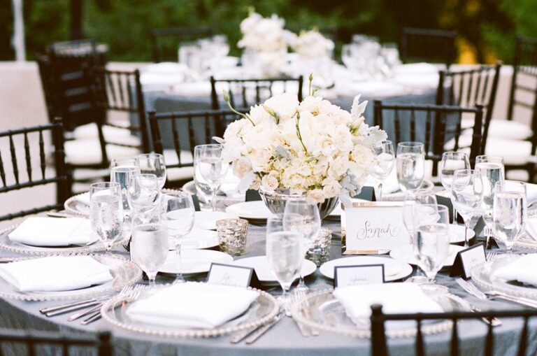 WEDDING TABLE